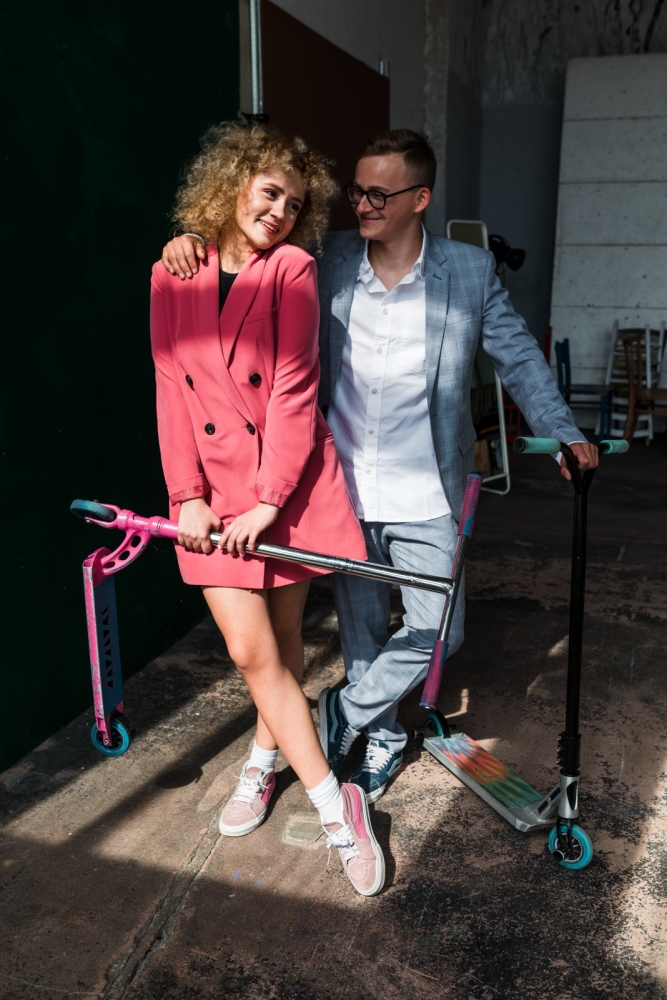 sesja zakochanych z hulajnogami