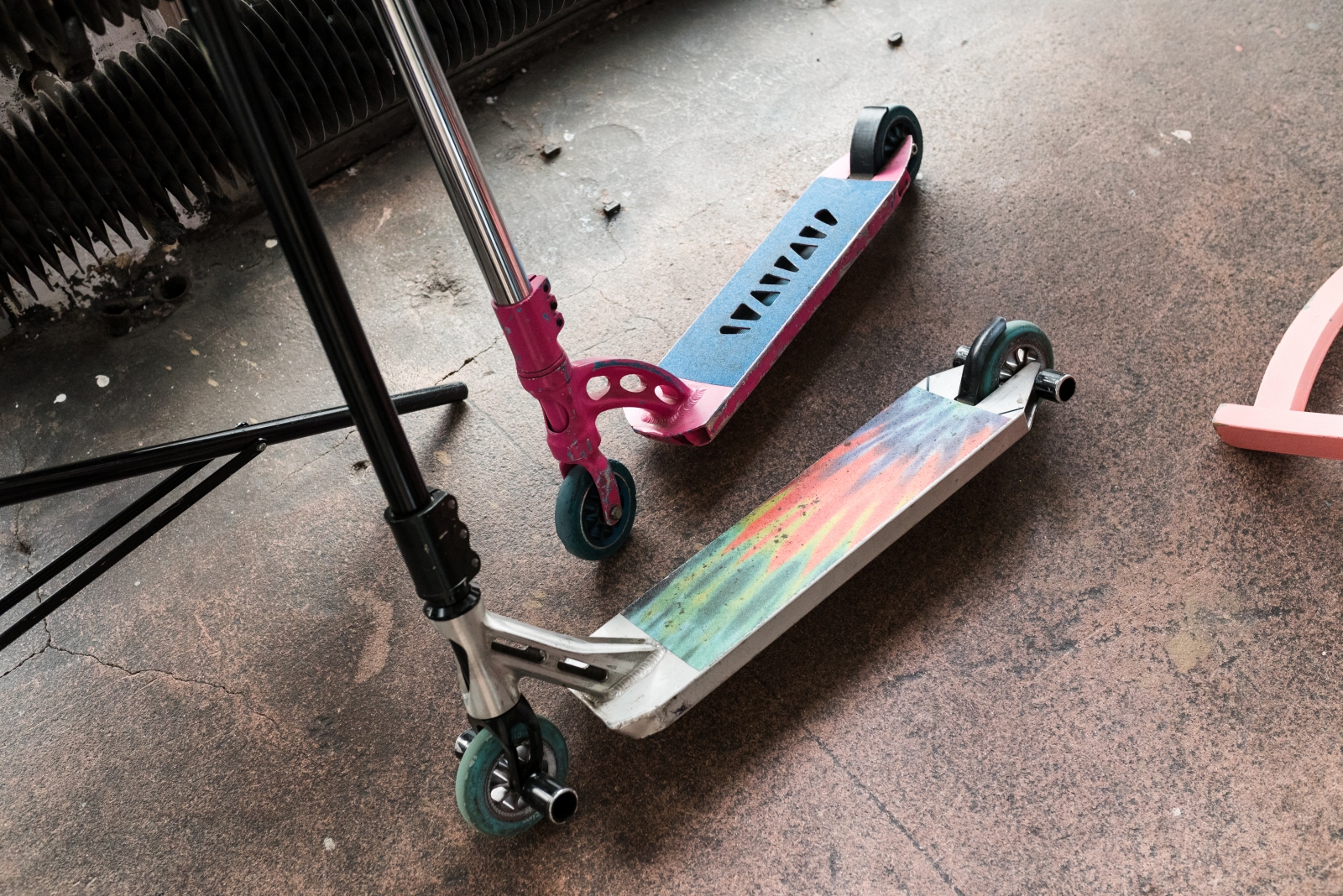 sesja zakochanych z hulajnogami