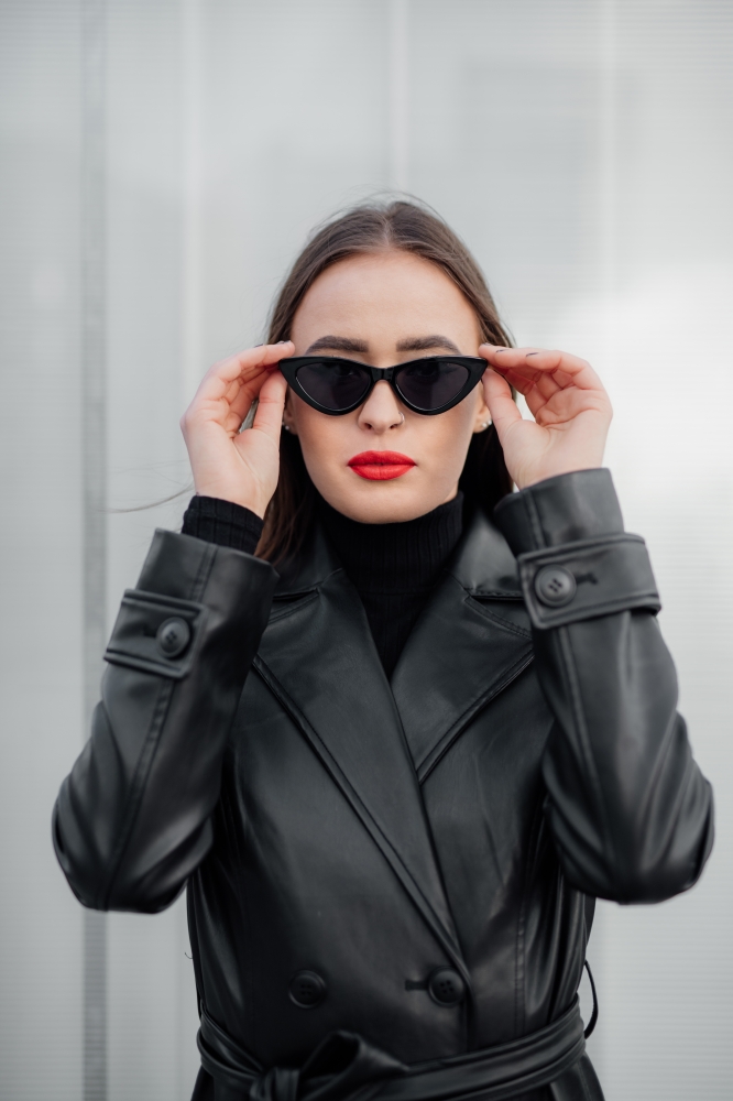 Miejska_sesja_Julii_na_dworcu_fabrycznym