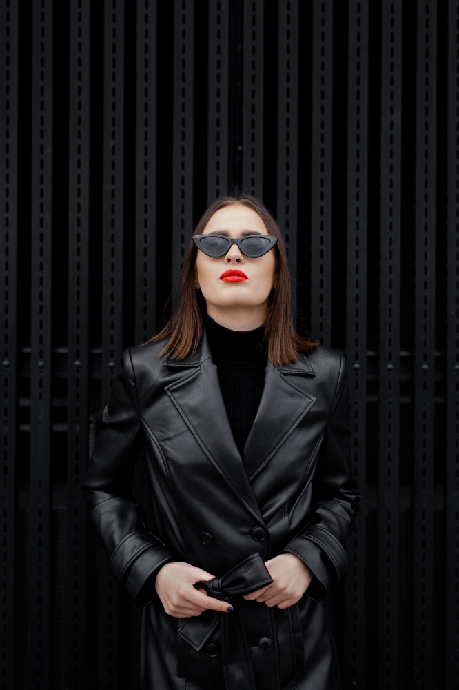 Miejska_sesja_Julii_na_dworcu_fabrycznym