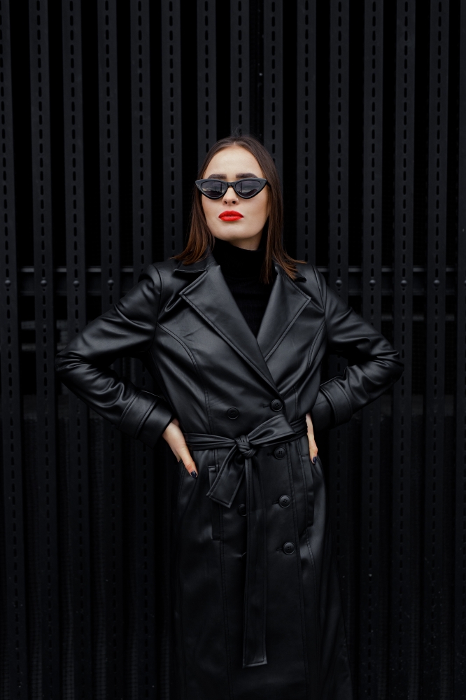 Miejska_sesja_Julii_na_dworcu_fabrycznym