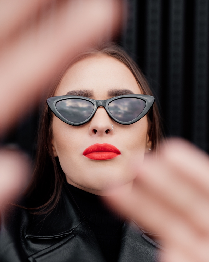 Miejska_sesja_Julii_na_dworcu_fabrycznym