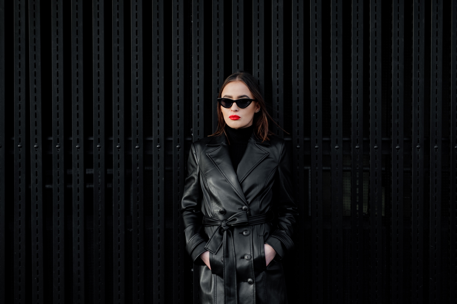 Miejska_sesja_Julii_na_dworcu_fabrycznym