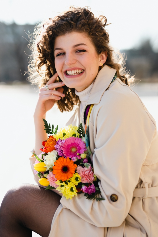 sesja_Sary_z_bukietem