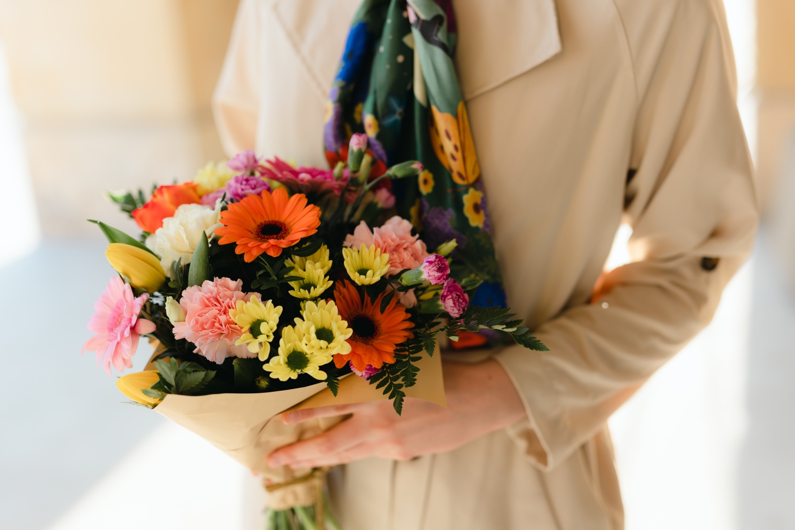 sesja_Sary_z_bukietem