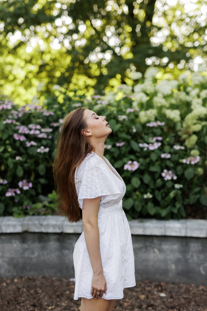 sesja kobieca w łódzkim parku